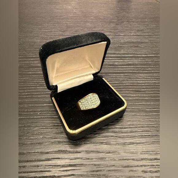 NEW Pave Faux Diamond Ring Costume Jewelry Ring in Box Gift Size 8 - Picture 2 of 4